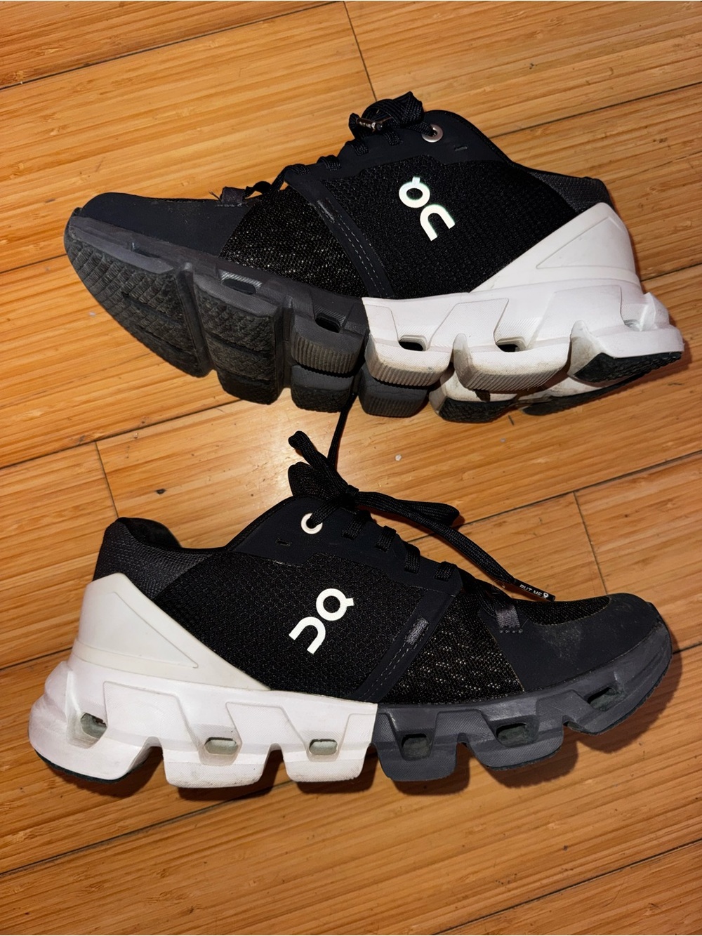WOMEN'S ON CLOUDFLYER 4
